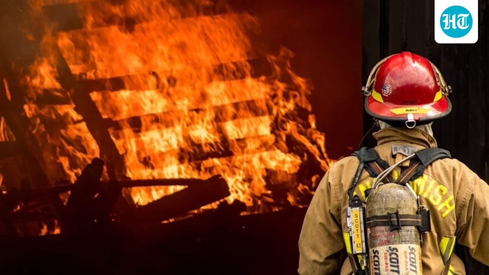 Louisville Ky Fire Videos From 2nd And Hill Streets Show Massive Blaze As Firefighter Is Injured Watch
